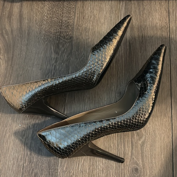 Via Spiga metallic snakeskin design heels - Picture 3 of 5